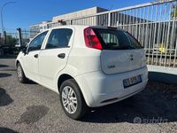 Usata Fiat Punto Lounge 77 CV (56 kW) 2013 Bianco Utilitaria