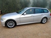 Usata BMW 318 116 CV (85 kW) 2010 Grigio Station wagon