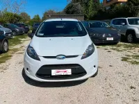 Usata Ford Fiesta 68 CV (50 kW) 2011 Bianco Furgone