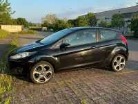 Usata Ford Fiesta 75 CV (55 kW) 2013 Nero Berlina