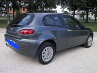 Usata Alfa Romeo 147 115 CV (84 kW) 2001 Grigio Utilitaria
