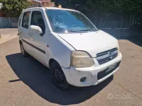 Usata Opel Agila 60 CV (44 kW) 2006 Bianco Utilitaria