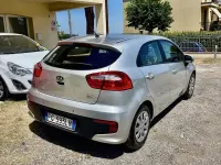 Usata Kia Rio Active 83 CV (61 kW) 2017 Argento Berlina