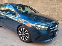 Usata Mercedes B180 115 CV (84 kW) 2021 Blu Monovolume