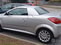 Usata Opel Tigra 90 CV (66 kW) 2004 Grigio Cabrio
