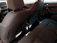 Usata Peugeot 208 Access 82 CV (60 kW) 2016 Nero Utilitaria