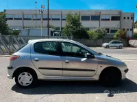 Usata Peugeot 206 60 CV (44 kW) 2004 Grigio Berlina