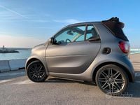Usata Smart ForTwo Cabrio Brabus 109 CV (80 kW) 2017 Grigio Cabrio
