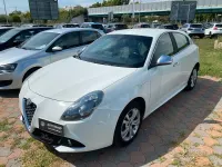 Usata Alfa Romeo Giulietta Exclusive 106 CV (77 kW) 2011 Bianco Utilitaria