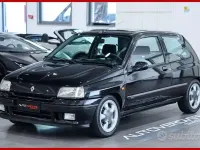 Usata Renault Clio 135 CV (99 kW) 1995 Nero Utilitaria