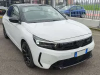 Usata Opel Corsa GS Line 101 CV (74 kW) 2025 Bianco con tetto nero Utilitaria