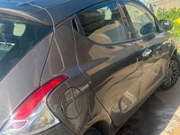 Usata Lancia Ypsilon 95 CV (69 kW) 2014 Grigio Utilitaria