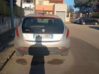 Usata Lancia Delta 120 CV (88 kW) 2010 Grigio Utilitaria