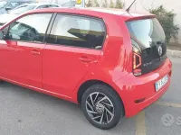 Usata VW up! Move 68 CV (50 kW) 2019 Rosso Utilitaria