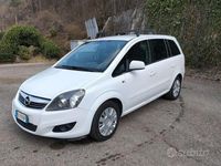 Usata Opel Zafira 150 CV (110 kW) 2011 Bianco Monovolume