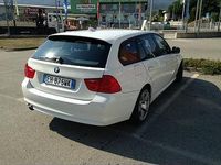 Usata BMW 318 143 CV (105 kW) 2011 Bianco Station wagon