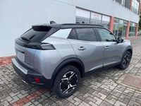 Nuova Peugeot 2008 GT 136 CV (100 kW) 2025 Grigio chiarotetto nero SUV