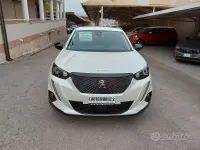 Usata Peugeot 2008 Allure 131 CV (96 kW) 2022 Bianco SUV