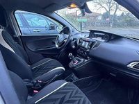 Usata Lancia Ypsilon Gold 69 CV (50 kW) 2016 Bianco Utilitaria