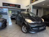 Usata Peugeot 107 68 CV (50 kW) 2007 Grigio Utilitaria