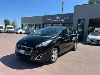 Usata Peugeot 5008 Business-Line 120 CV (88 kW) 2015 Nero Monovolume