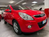 Usata Hyundai i20 Edition 78 CV (57 kW) 2012 Rosso Utilitaria