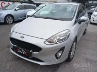 Usata Ford Fiesta 86 CV (63 kW) 2019 Grigio Utilitaria