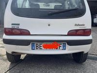 Usata Fiat 600 54 CV (39 kW) 1999 Bianco Berlina