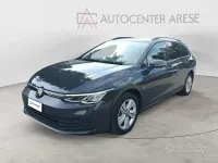 Usata VW Golf VIII Life 116 CV (85 kW) 2022 Grigio Station wagon