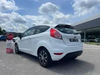 Usata Ford Fiesta 82 CV (60 kW) 2013 Bianco Berlina