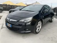 Usata Opel Astra GTC Cosmo 179 CV (131 kW) 2013 Nero Utilitaria