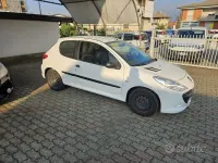 Usata Peugeot 206 68 CV (50 kW) 2012 Berlina