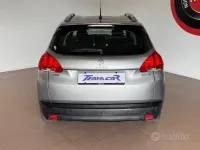 Usata Peugeot 2008 Allure 99 CV (72 kW) 2015 Grigio scuro SUV