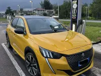 Usata Peugeot 208 GT-line 102 CV (75 kW) 2019 Utilitaria