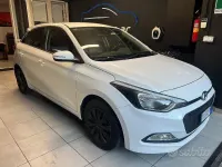 Usata Hyundai i20 Style 84 CV (61 kW) 2015 Bianco Berlina