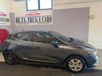 Usata Renault Clio IV 73 CV (53 kW) 2017 Gray Berlina