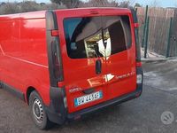 Usata Opel Vivaro 2001 Rosso Monovolume