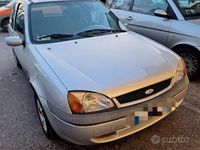Usata Ford Fiesta Ghia 2002 Grigio Utilitaria