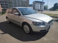 Usata Volvo V50 170 CV (125 kW) 2006 Grigio Station wagon