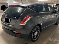Usata Lancia Delta 120 CV (88 kW) 2012 Grigio Utilitaria