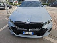 Usata BMW 520 M Sport 197 CV (144 kW) 2024 Grigio pastello Berlina