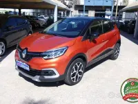 Usata Renault Captur Intens 90 CV (66 kW) 2018 Rosso SUV