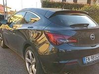 Usata Opel Astra GTC Cosmo 140 CV (102 kW) 2012 Berlina