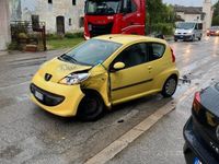 usata Peugeot 107 2005 incidentata per pezzi ricambio