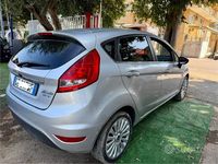 Usata Ford Fiesta Titanium 92 CV (67 kW) 2009 Grigio Utilitaria