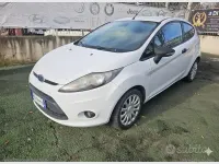 Usata Ford Fiesta 70 CV (51 kW) 2012 Furgone