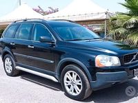 Usado Volvo XC90 163 HP (119 kW) 2005 Preto SUV