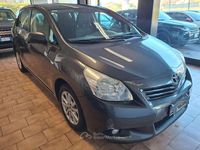 Usata Toyota Verso Active 126 CV (92 kW) 2012 Grigio Monovolume