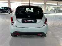 Usata Lancia Ypsilon Gold 69 CV (50 kW) 2024 Blu/azzurro Utilitaria