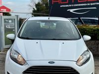 Gebraucht Ford Fiesta Titanium 75 PS (55 kW) 2015 Weiß Limousine